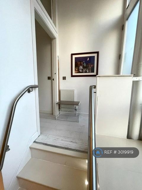 Apartment in Edinburgh - View 5
