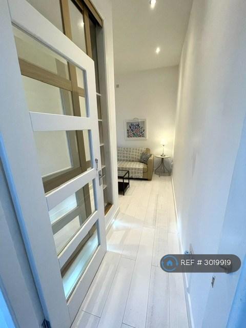 Apartment in Edinburgh - More