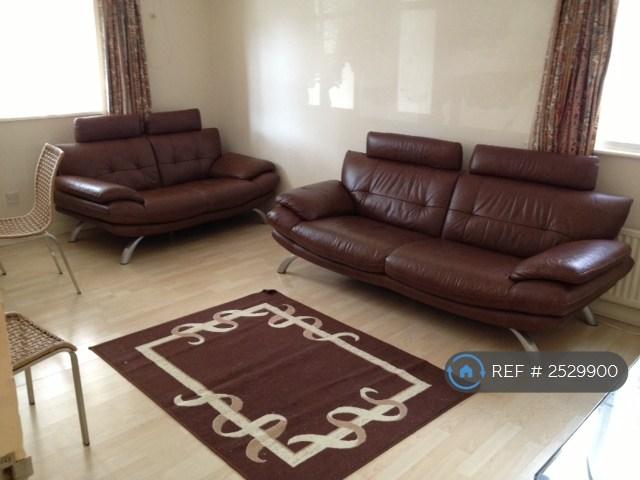 Apartment in Isleworth - View 3