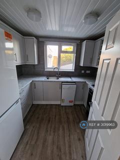 2 bedroom flat to rent, Rushey Green, London, SE6