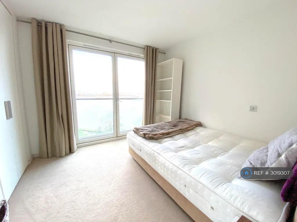 Apartment in London - More