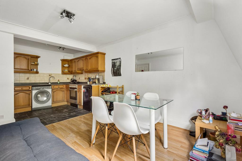 Apartment in London - View 3