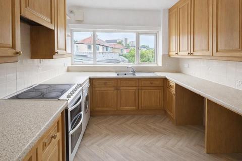 2 bedroom flat for sale, Old Well Head, Well Head, Halifax