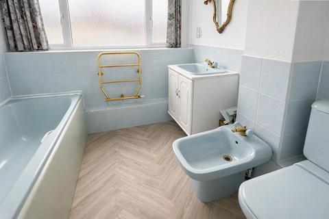 2 bedroom flat for sale, Old Well Head, Well Head, Halifax