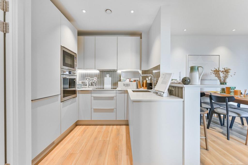 Apartment in London - View 5