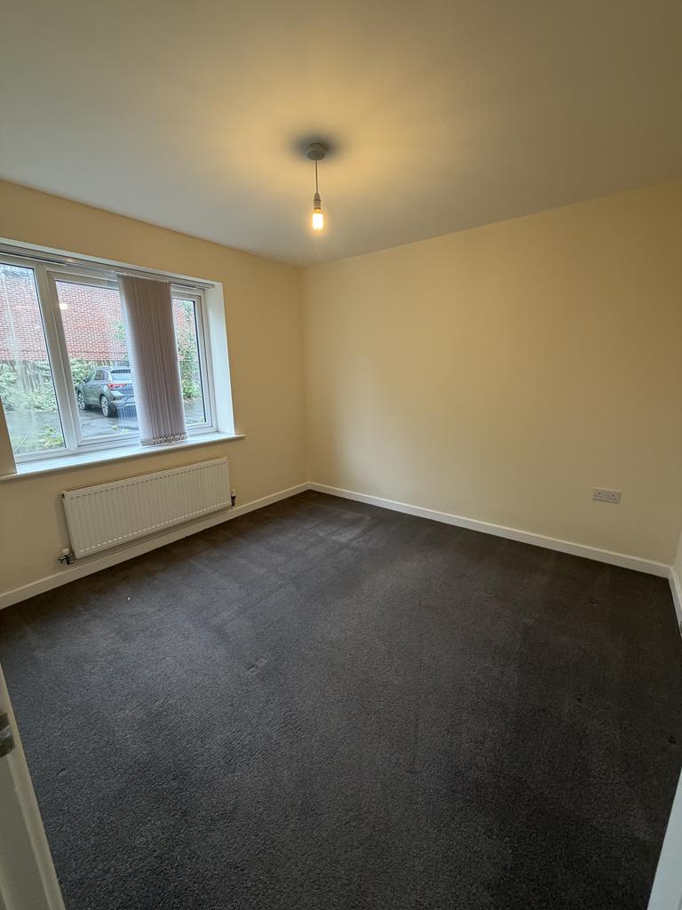 Apartment in Salford - View 4