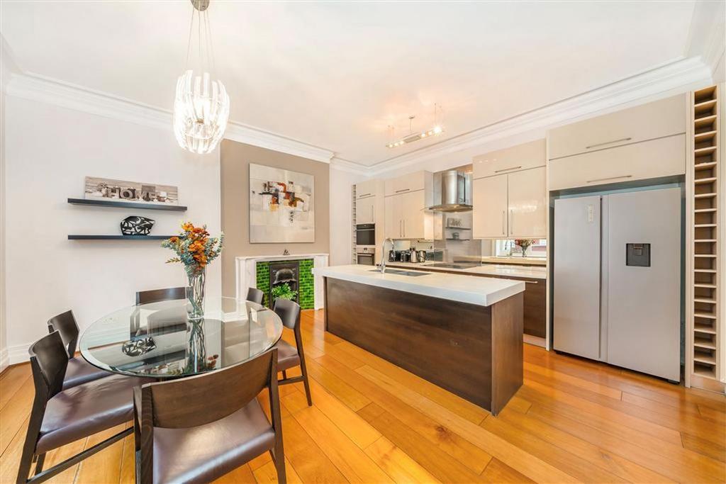 Apartment in London - View 2