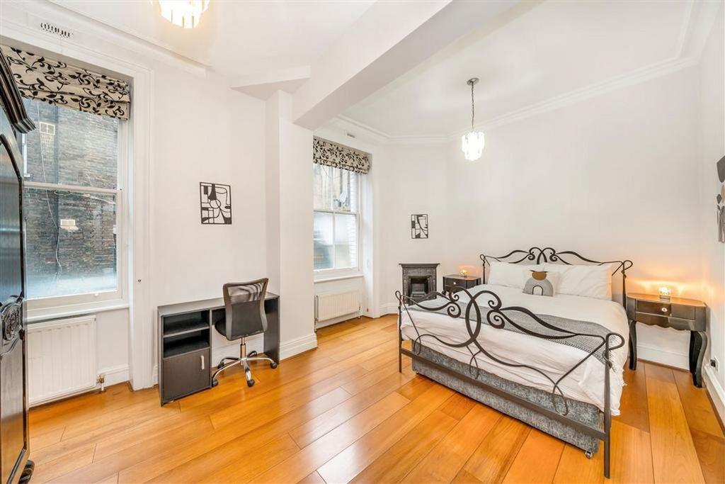 Apartment in London - View 3