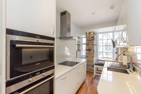 2 bedroom apartment to rent, Canongate, Edinburgh