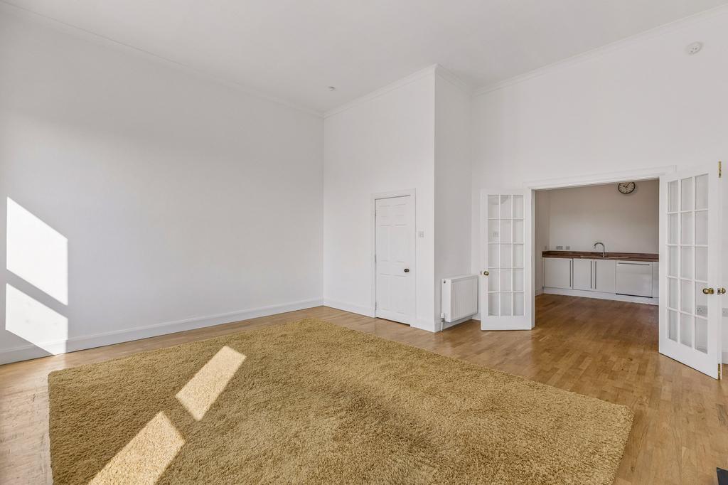 Apartment in Glasgow, Sandyford - View 3