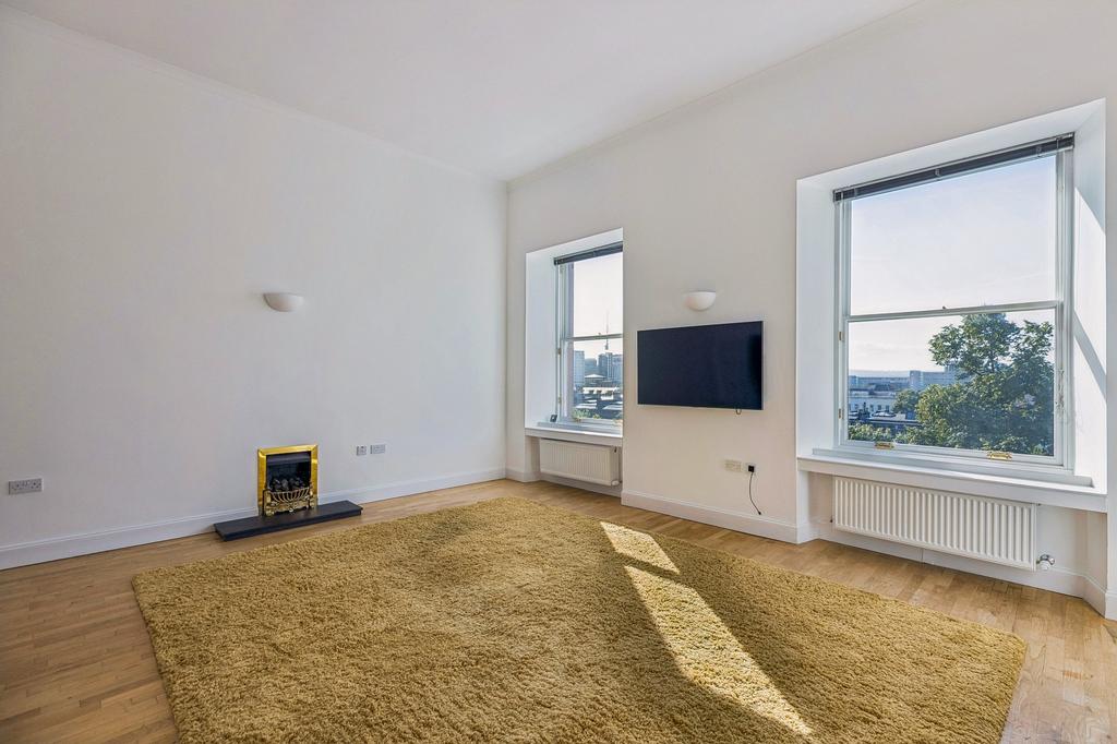 Apartment in Glasgow, Sandyford - View 4