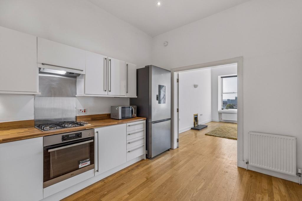 Apartment in Glasgow, Sandyford - View 5