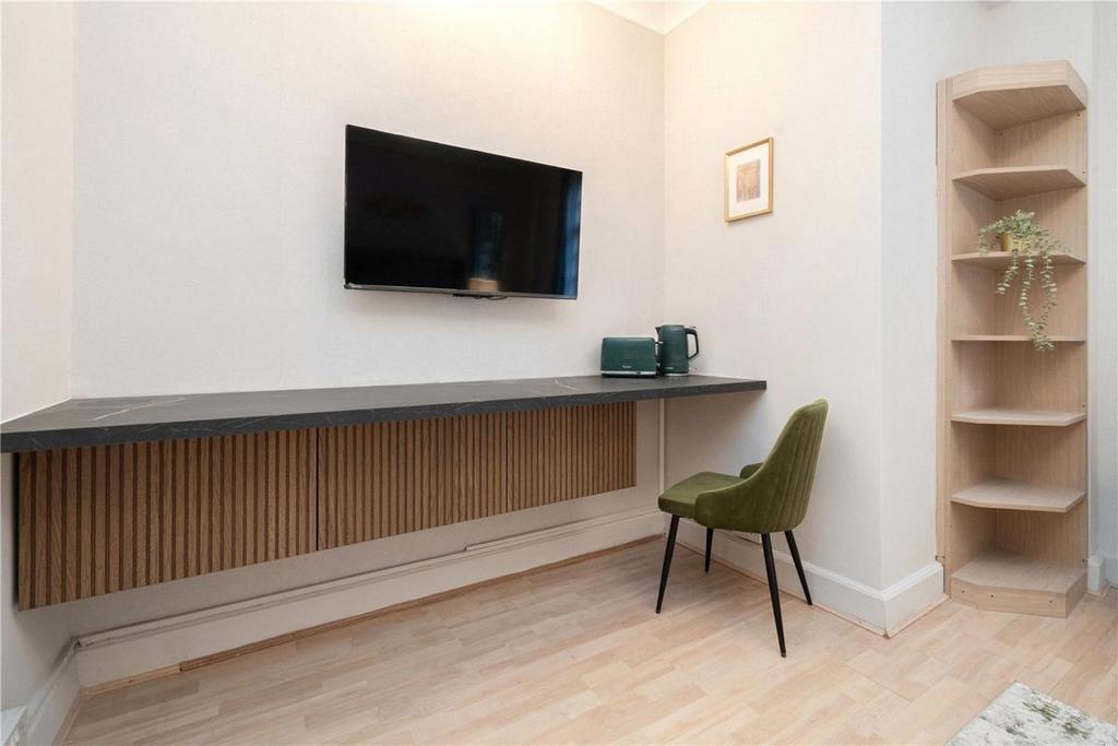 Apartment in London - View 3