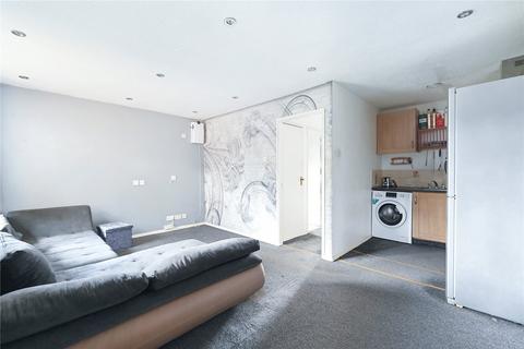 1 bedroom flat for sale, Saxon Court, Stanwell Moor TW19
