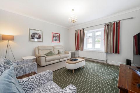 undefined, Spring Grove Road, Hounslow TW3