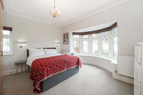undefined, Spring Grove Road, Hounslow TW3