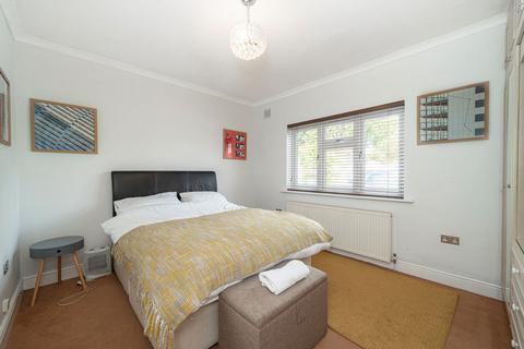 undefined, Spring Grove Road, Hounslow TW3