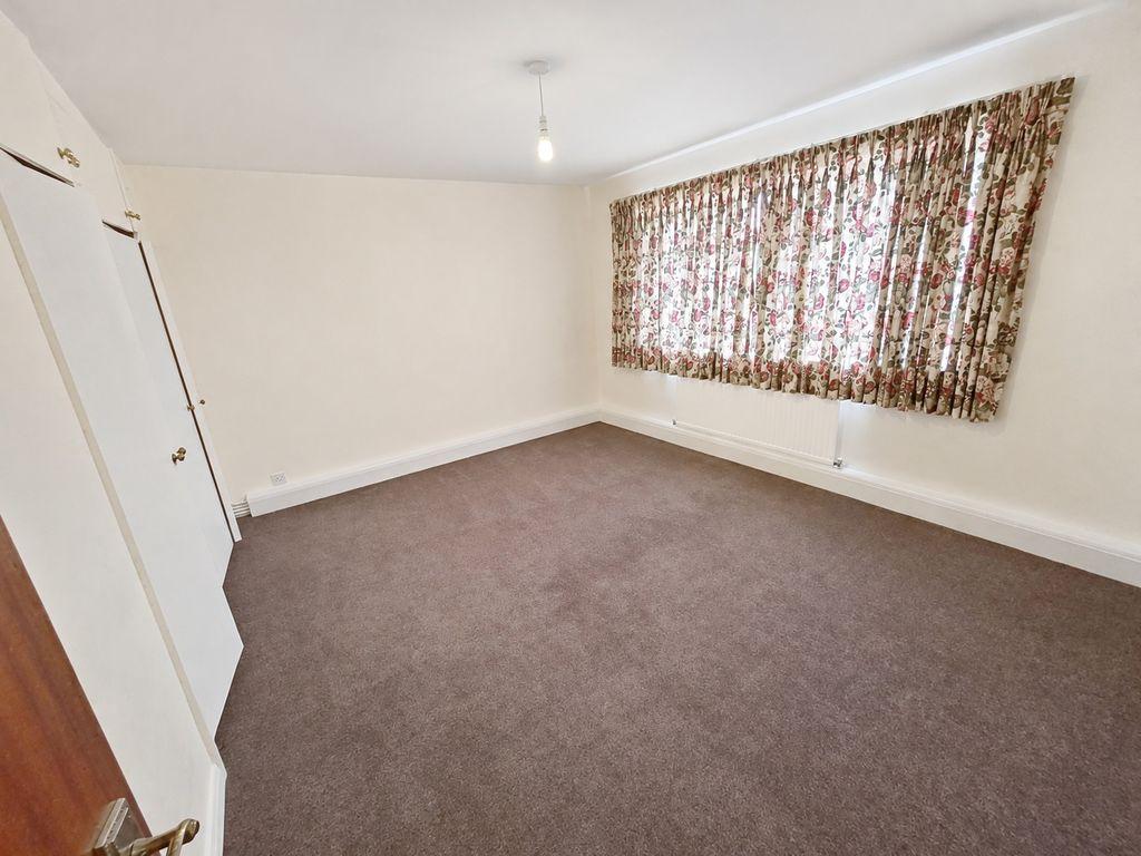 Apartment in Stanmore - More