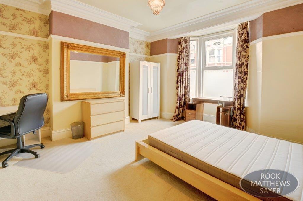 Apartment in Newcastle upon Tyne, Tyne and Wear - View 4