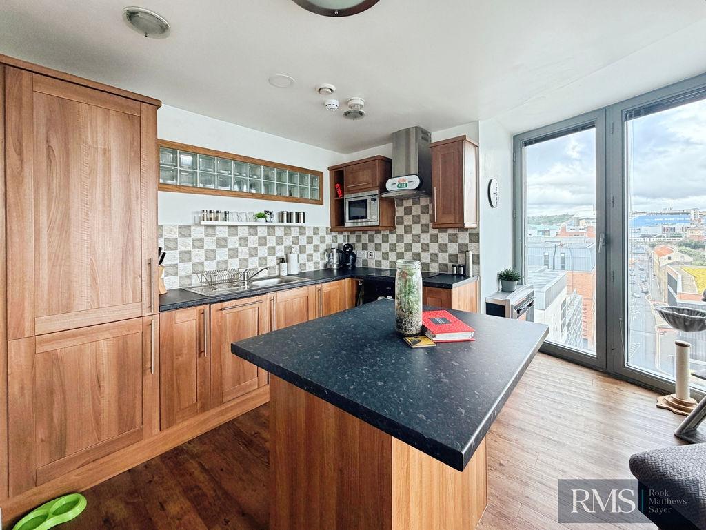 Apartment in Newcastle upon Tyne, Tyne and Wear - View 3