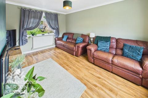 2 bedroom semi-detached house for sale, Hill Top Drive, Kirkholt, OL11