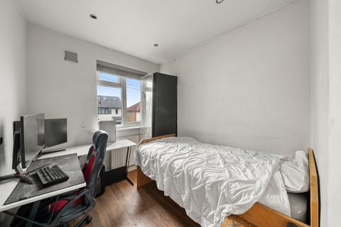 2 bedroom maisonette for sale, Carr Road, Northolt