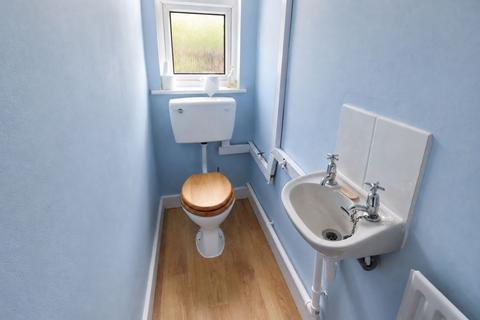 2 bedroom terraced house to rent, Maple Crescent, Leigh