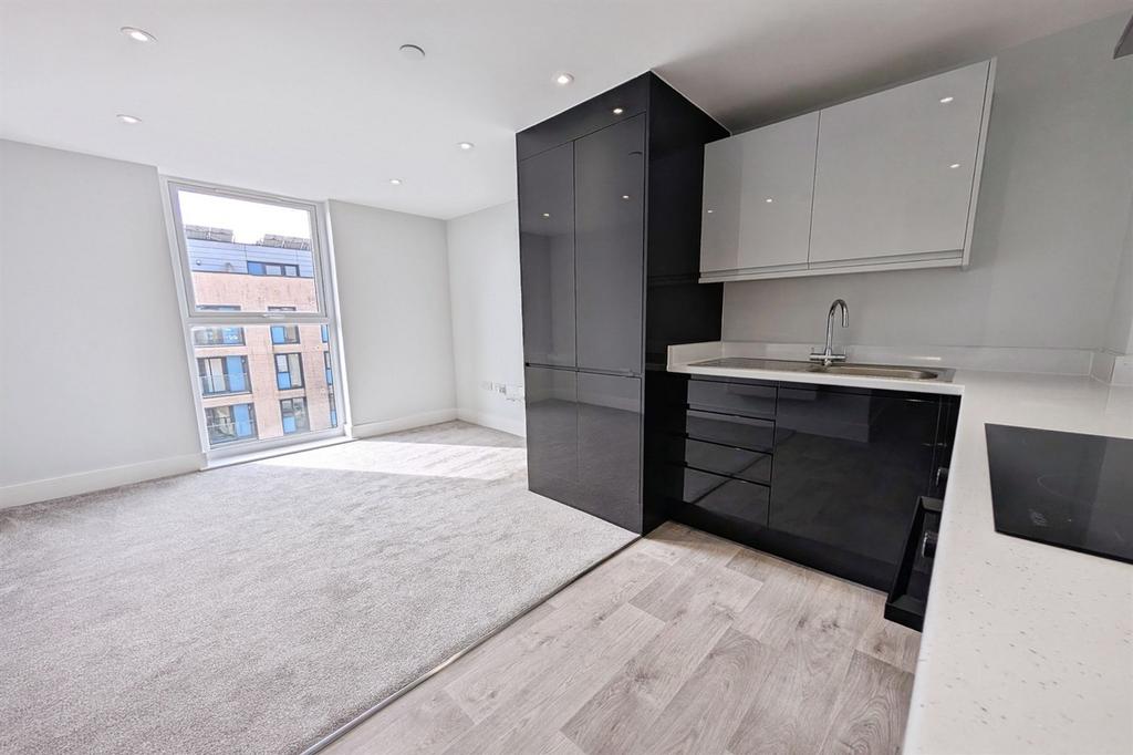 Apartment in Southampton - View 3
