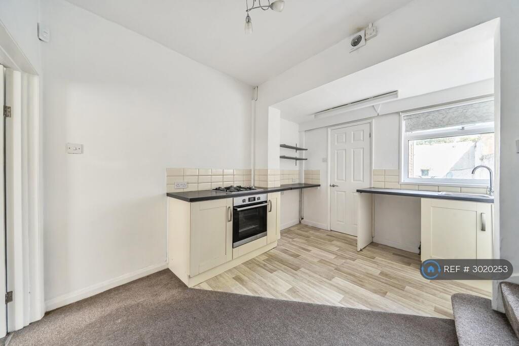 House in York - View 4