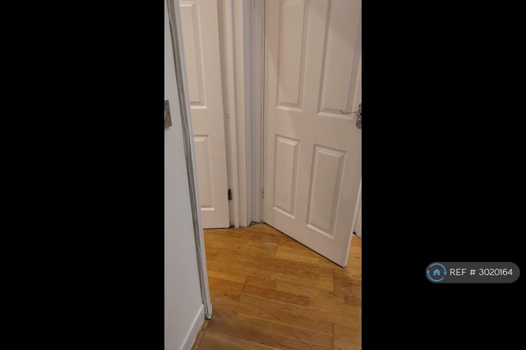 Apartment in Enfield - View 3