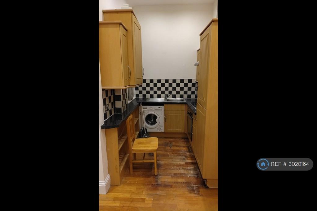 Apartment in Enfield - View 5