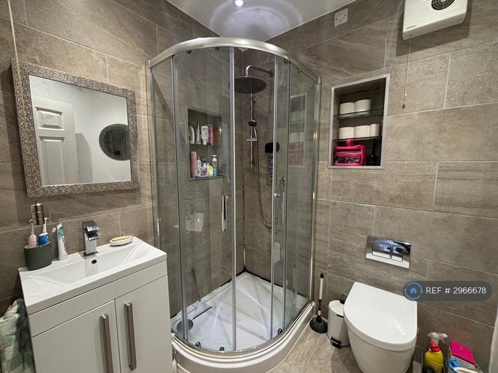 Apartment in Leeds - More