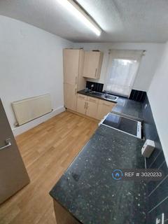 2 bedroom flat to rent, Merrydale Square, Northampton, NN3