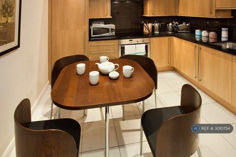 2 bedroom flat to rent, Advocates Close, Edinburgh, EH1
