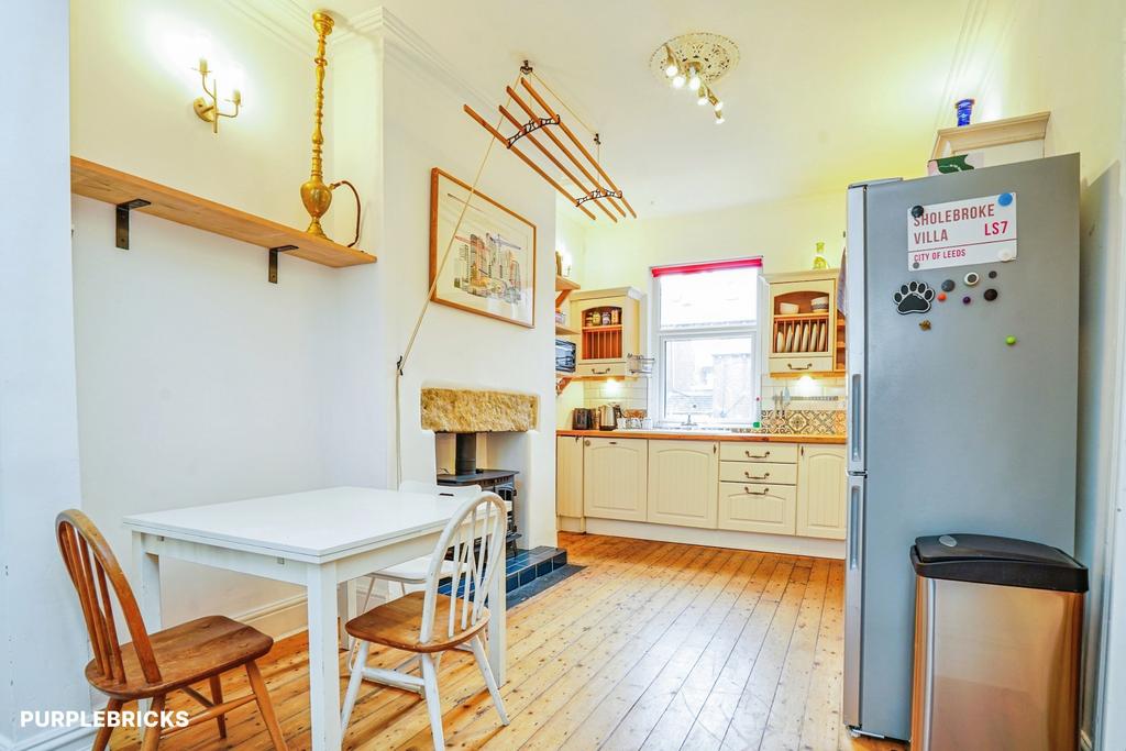 House in Leeds, Gledhow Park, Chapeltown - More