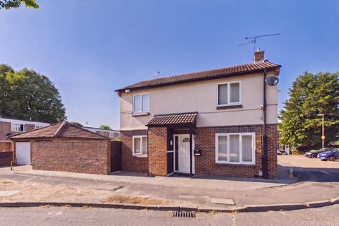 3 bedroom end of terrace house for sale, Croyde Close, Farnborough, Hampshire, GU14