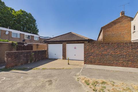 3 bedroom end of terrace house for sale, Croyde Close, Farnborough, Hampshire, GU14