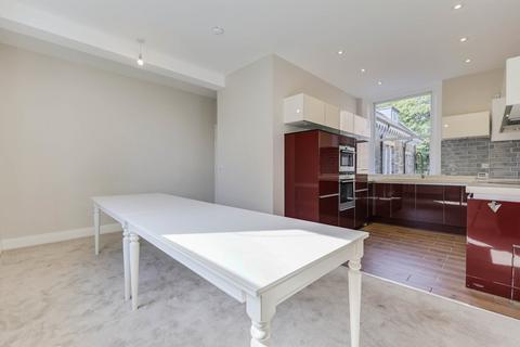 2 bedroom flat for sale, Flat B The Hollies, Weetwood Lane, Leeds, West Yorkshire, LS16