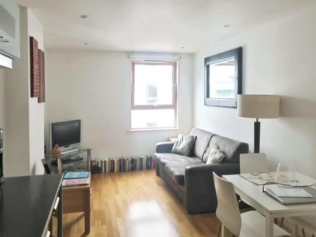 Apartment in Leeds, West Yorkshire - View 2