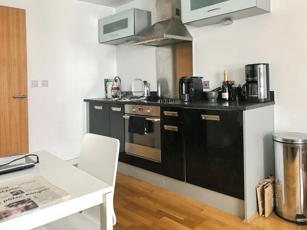 Apartment in Leeds, West Yorkshire - View 3