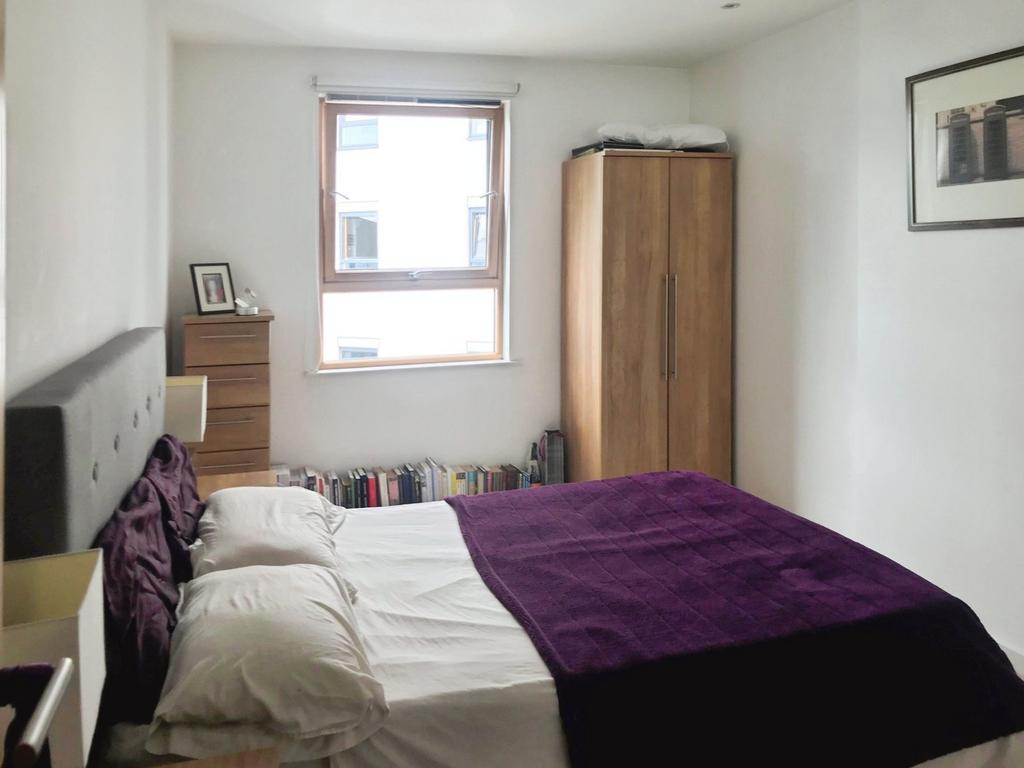 Apartment in Leeds, West Yorkshire - View 4