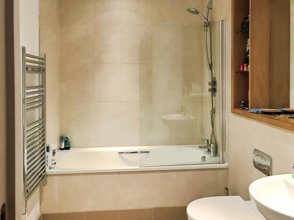 Apartment in Leeds, West Yorkshire - View 5