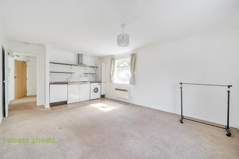 Studio for sale, Reddown Road, Coulsdon, CR5
