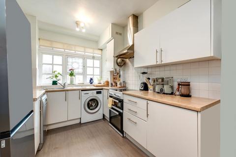 1 bedroom flat for sale, Grove End Road, London NW8