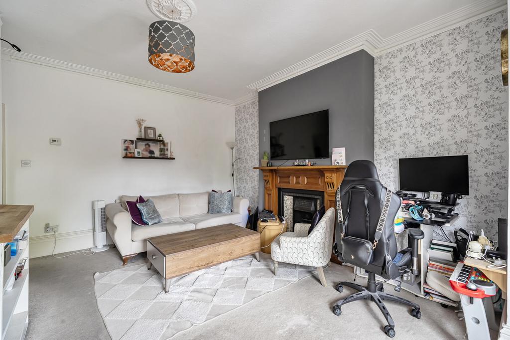 Apartment in Reading - View 4