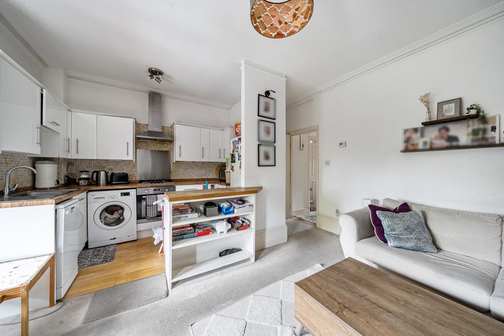 Apartment in Reading - View 5