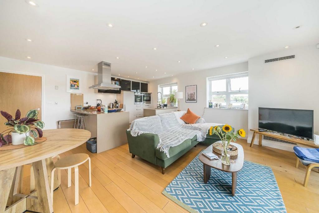 Apartment in London - View 2