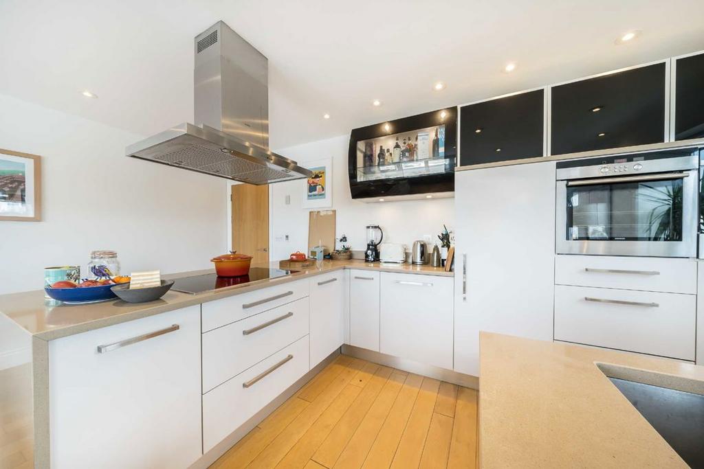 Apartment in London - View 3