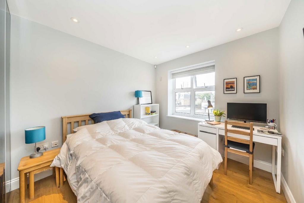 Apartment in London - View 5