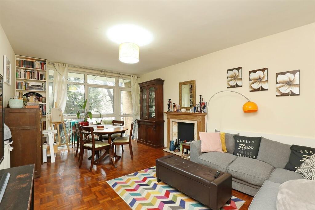 Apartment in Putney - View 2
